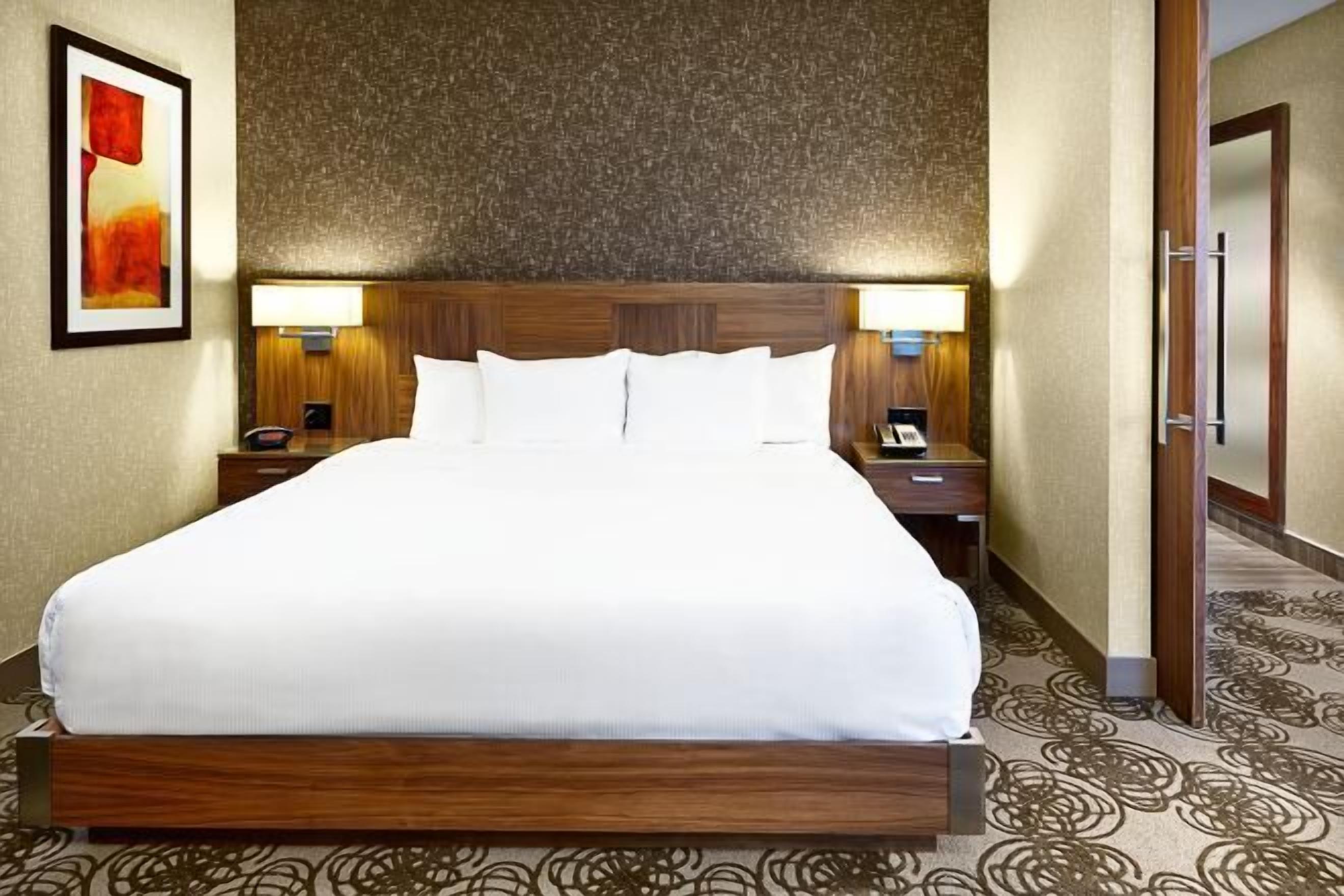 1 bedroom, premium bedding, in-room safe, desk