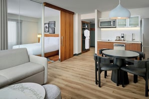 Suite, 1 King Bed