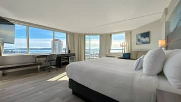 Chambre, 1 très grand lit, vue port (Coast Premium King with Ocean View) | Équipements de la chambre