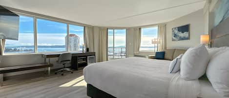 Chambre, 1 très grand lit, vue port (Coast Premium King with Ocean View) | Équipements de la chambre