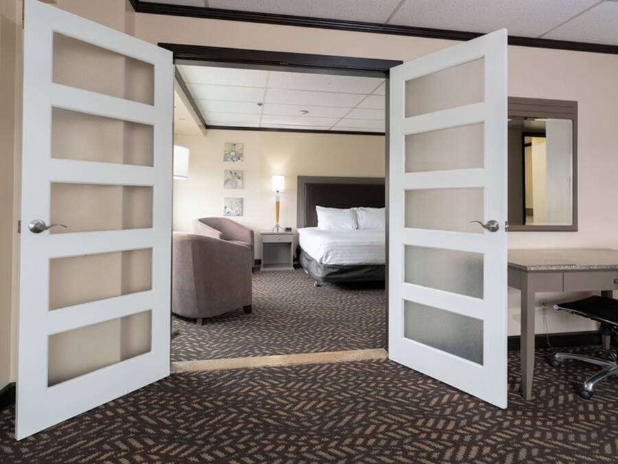 Signature Suite, 1 King Bed, Kitchenette, Ocean View | Premium bedding, blackout drapes, iron/ironing board, free WiFi