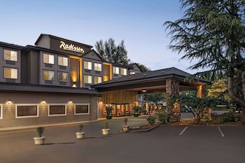 Hotel Exterior at Radisson Hotel Portland Airport