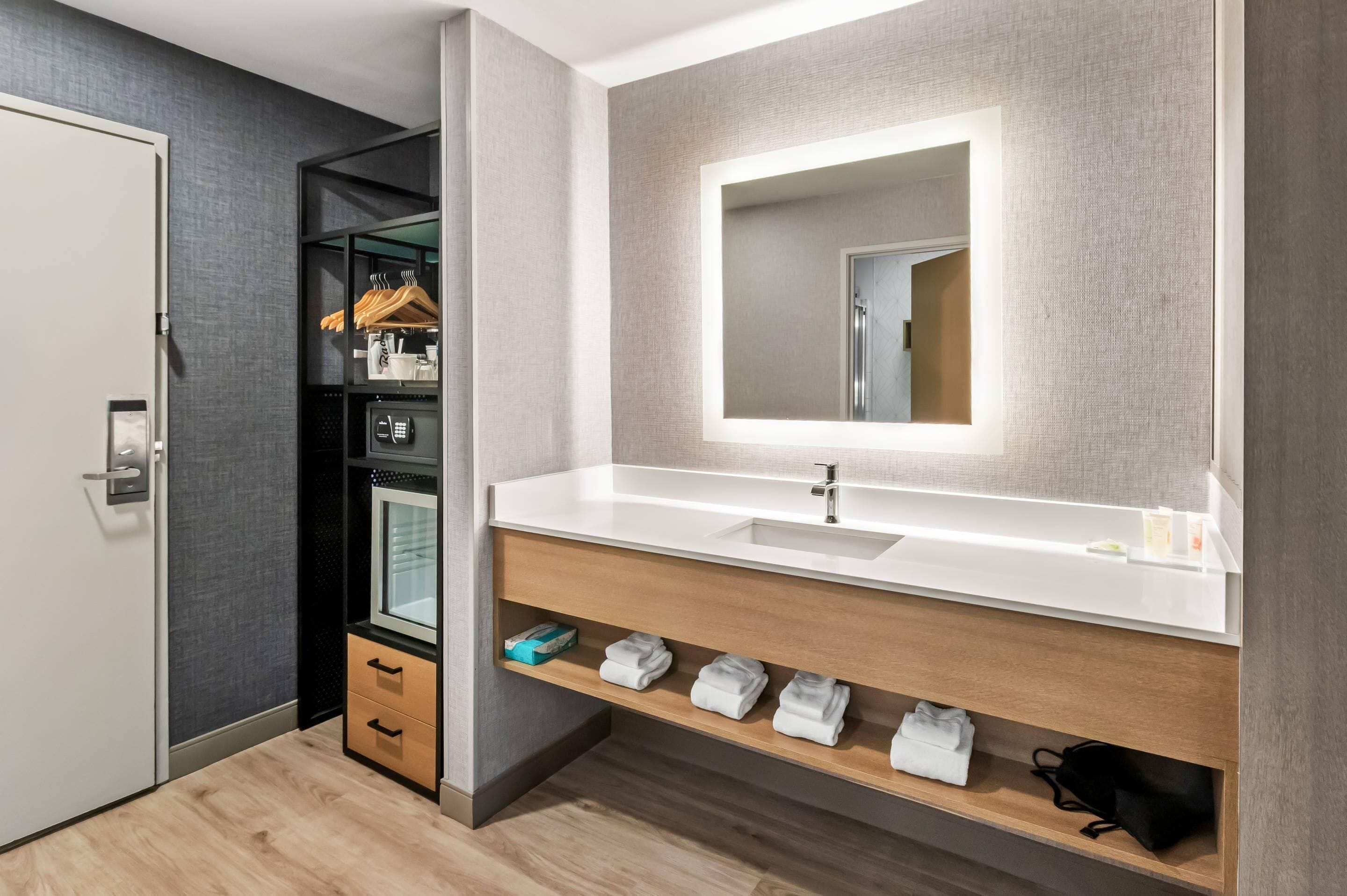 Photo - Radisson Hotel Portland Airport