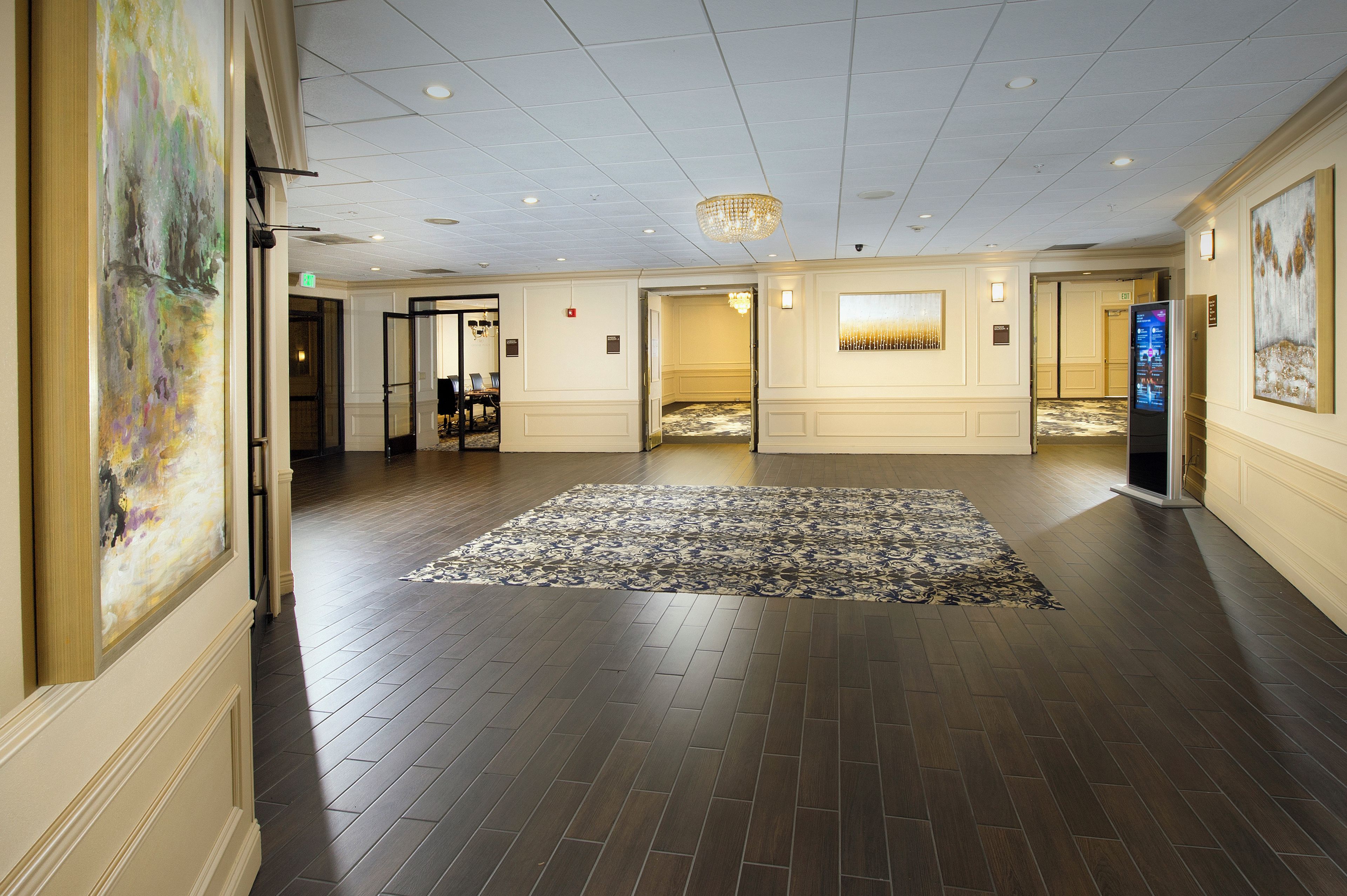 Photo - Crowne Plaza Portland Downtown Convention Center by IHG
