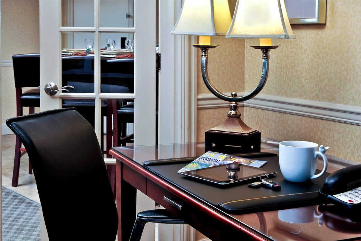 1 chambre, literie de qualité, coffre-fort, bureau