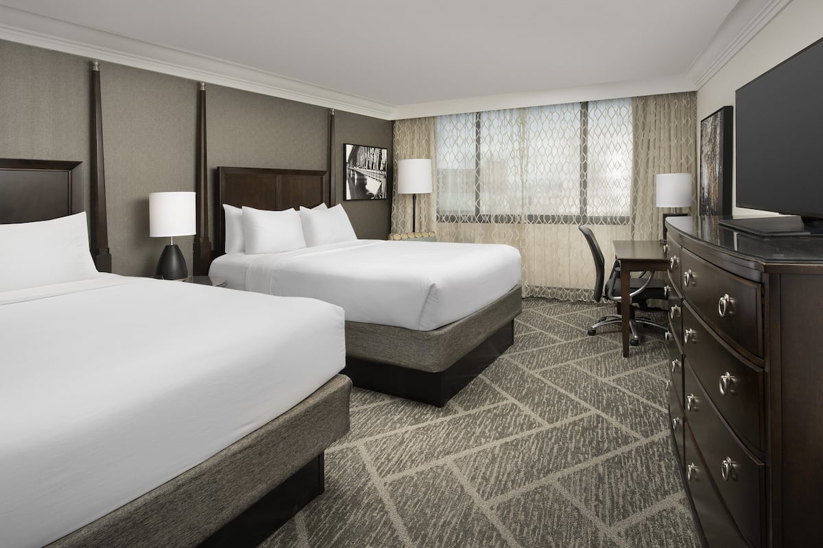Premium bedding, in-room safe, desk, blackout curtains