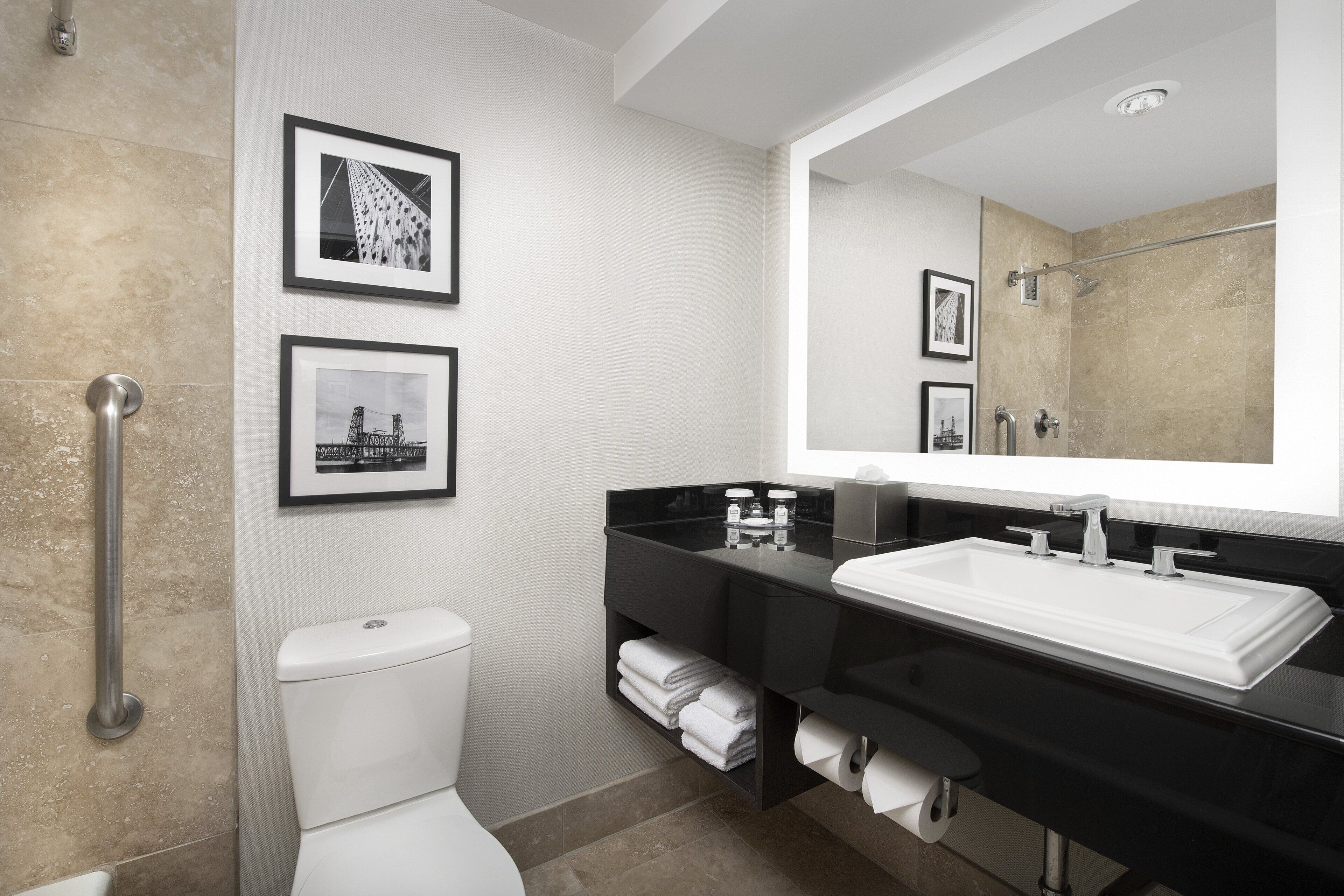Photo - Crowne Plaza Hotel Portland-Downtown Convention Center by IHG