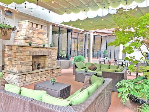 Crowne Plaza Portland Downtown Convention Center by IHG