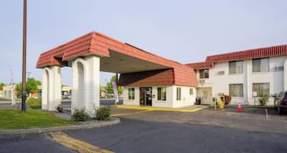 Hermiston Inn & Suites