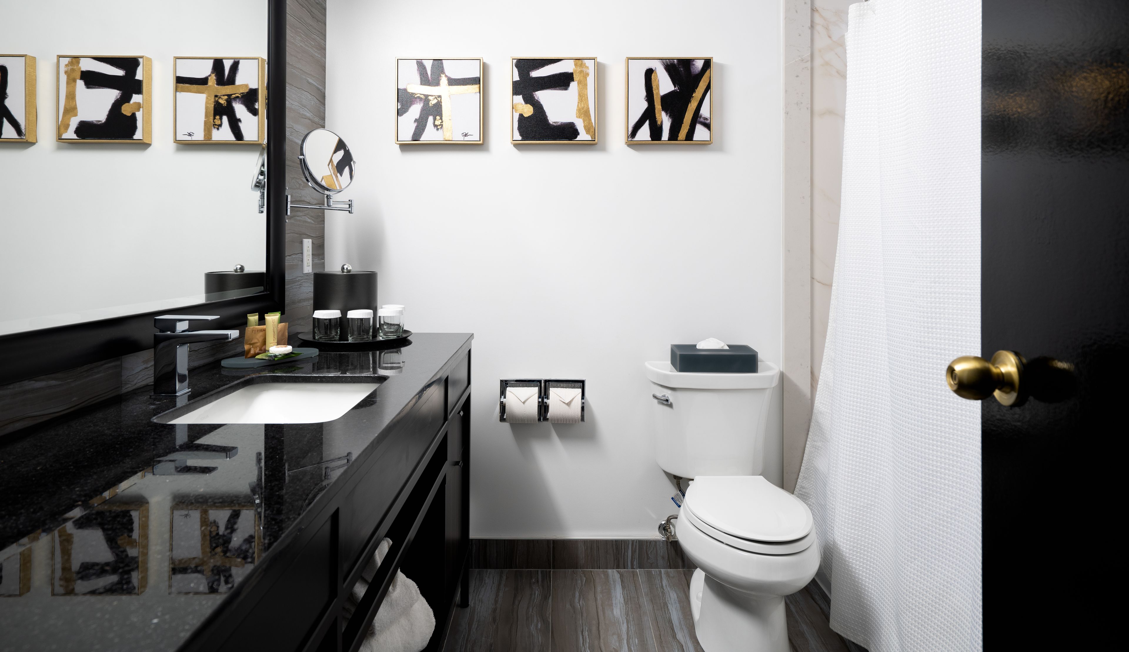 Photo - Hotel Ruby Foo's