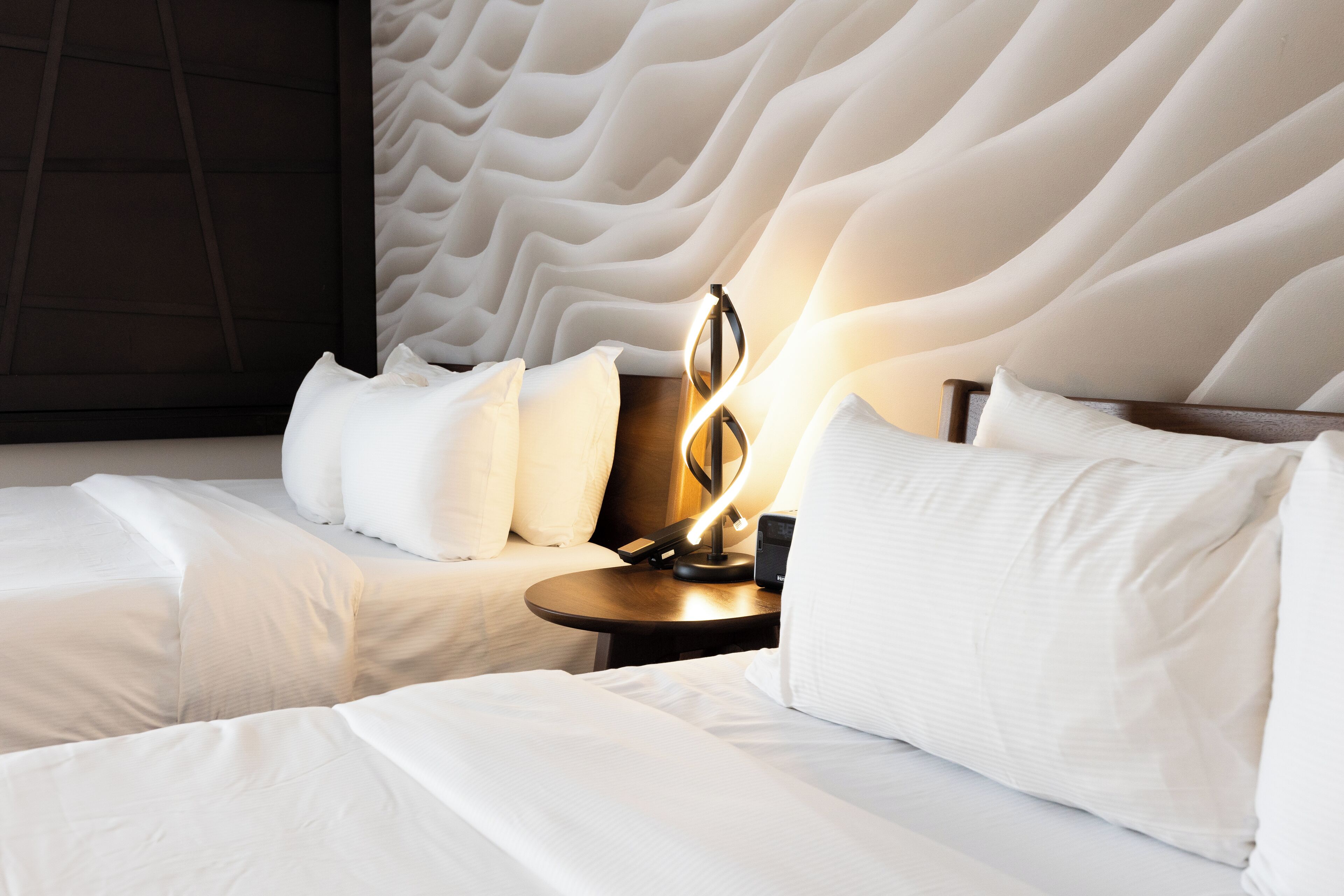 Habitación Signature, 2 camas de matrimonio | Ropa de cama de alta calidad, caja fuerte, escritorio