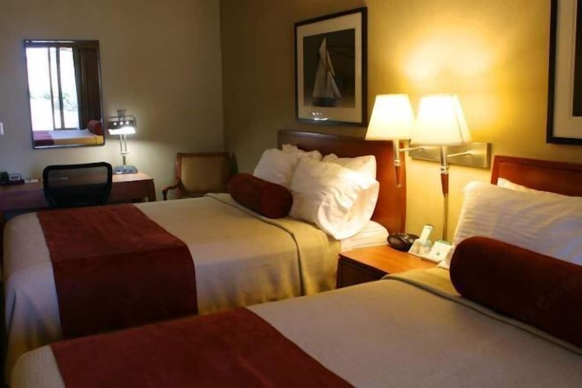 1 bedroom, pillow-top beds, in-room safe, desk