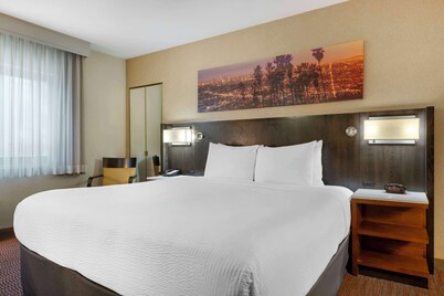 Best Western Royal Palace Inn & Suites