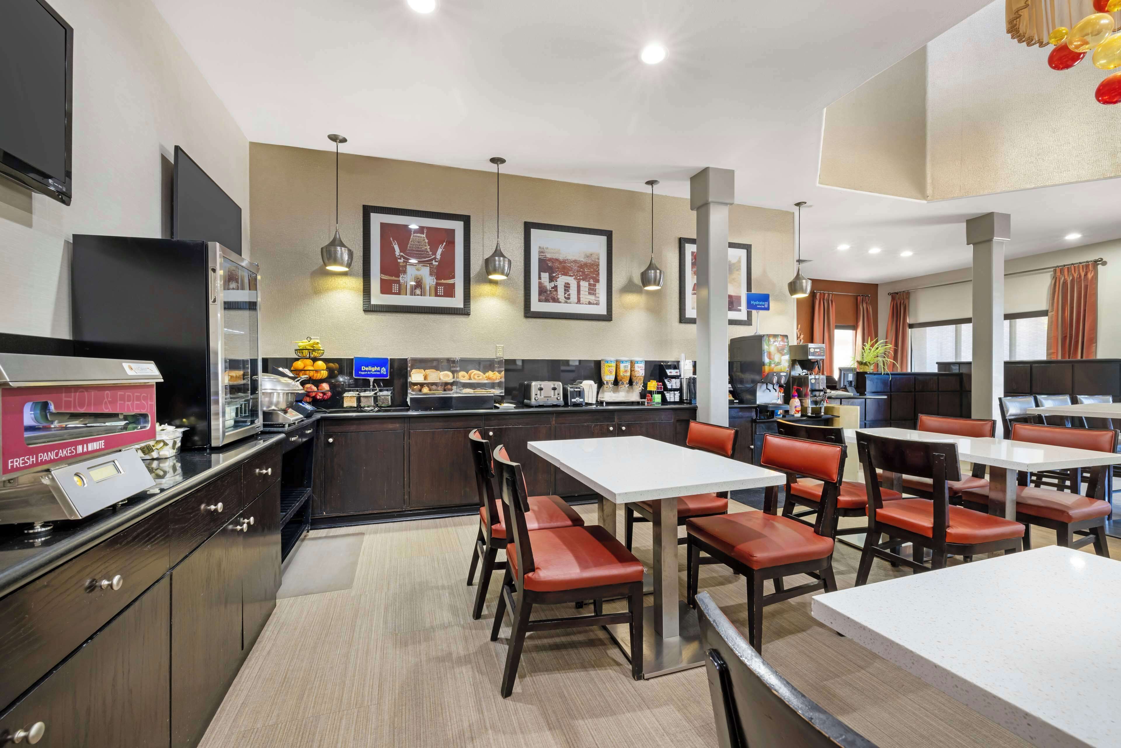 Free daily buffet breakfast 