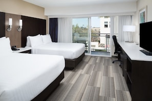 Pillow-top beds, in-room safe, desk, blackout curtains - Holiday Inn Express San Diego Downtown by IHG (San Diego)