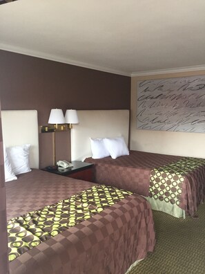 Room, 2 Queen Beds | Bathroom | Shower, hydromassage showerhead, free toiletries, hair dryer - American Inn (Stockton)