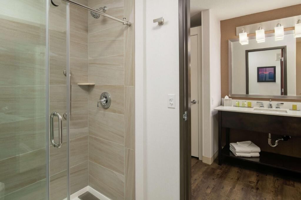 Bathroom | Free toiletries, hair dryer, towels, soap