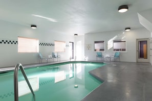 Piscine intérieure