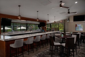 Bar (on property) - Best Western Plus Agate Beach Inn (Newport)