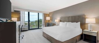 Best Western Plus Agate Beach Inn
