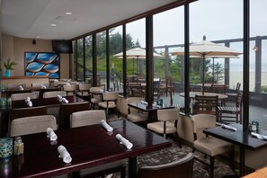 Petit déjeuner complet servi tous les jours en supplément
