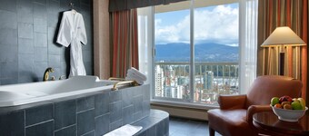 Coast Plaza Hotel & Suites