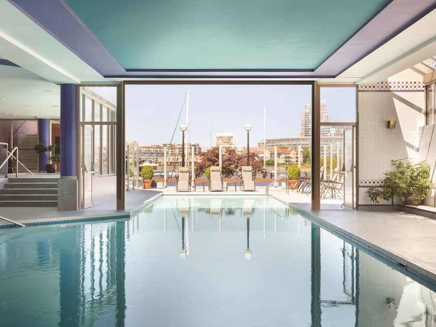 Piscina interna, piscina externa
