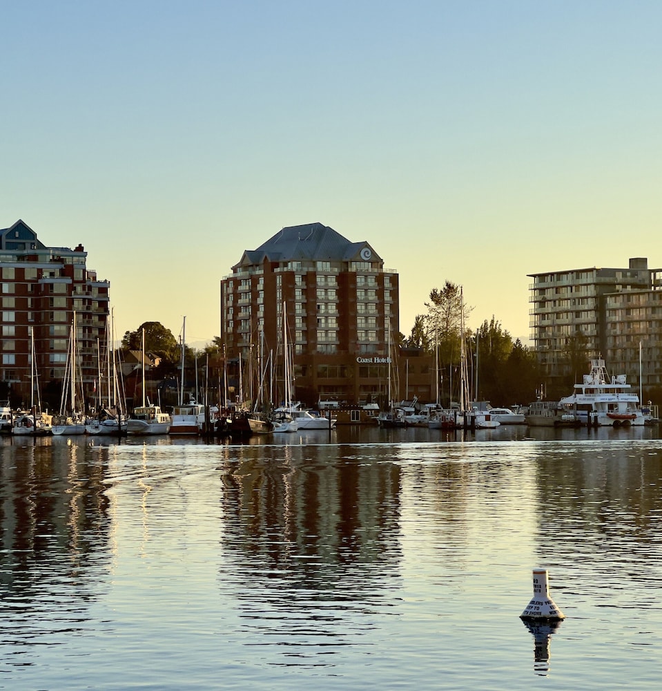 Coast Victoria Hotel & Marina by APA by null