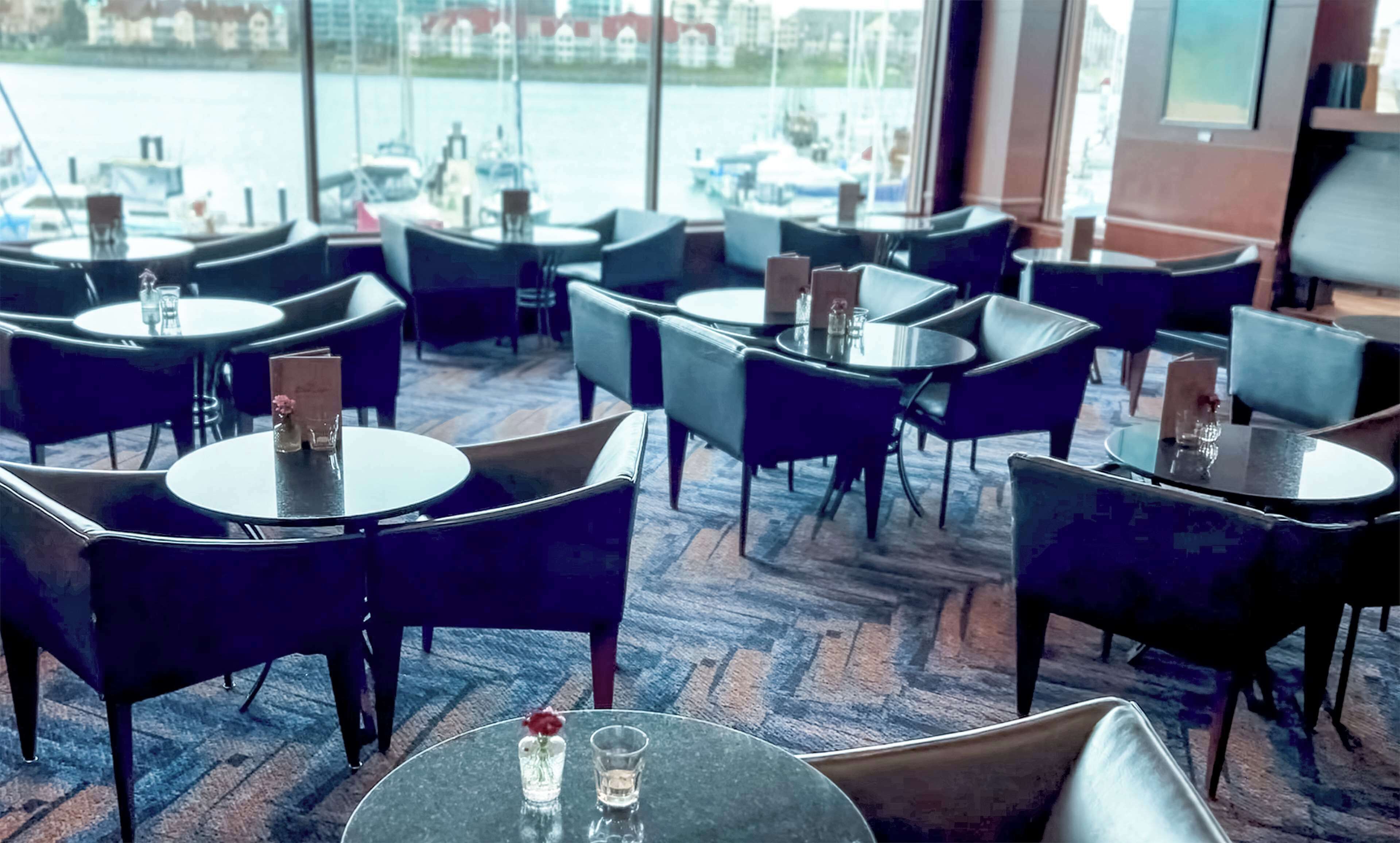 breakfast and dinner served, seafood