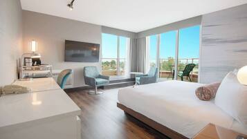 Quarto premium, 1 cama King (Coast Premium King) | Roupas de cama antialérgicas, cofres nos quartos, escrivaninha
