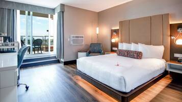 Premium Room, 1 Queen Bed (Coast Premium Queen)