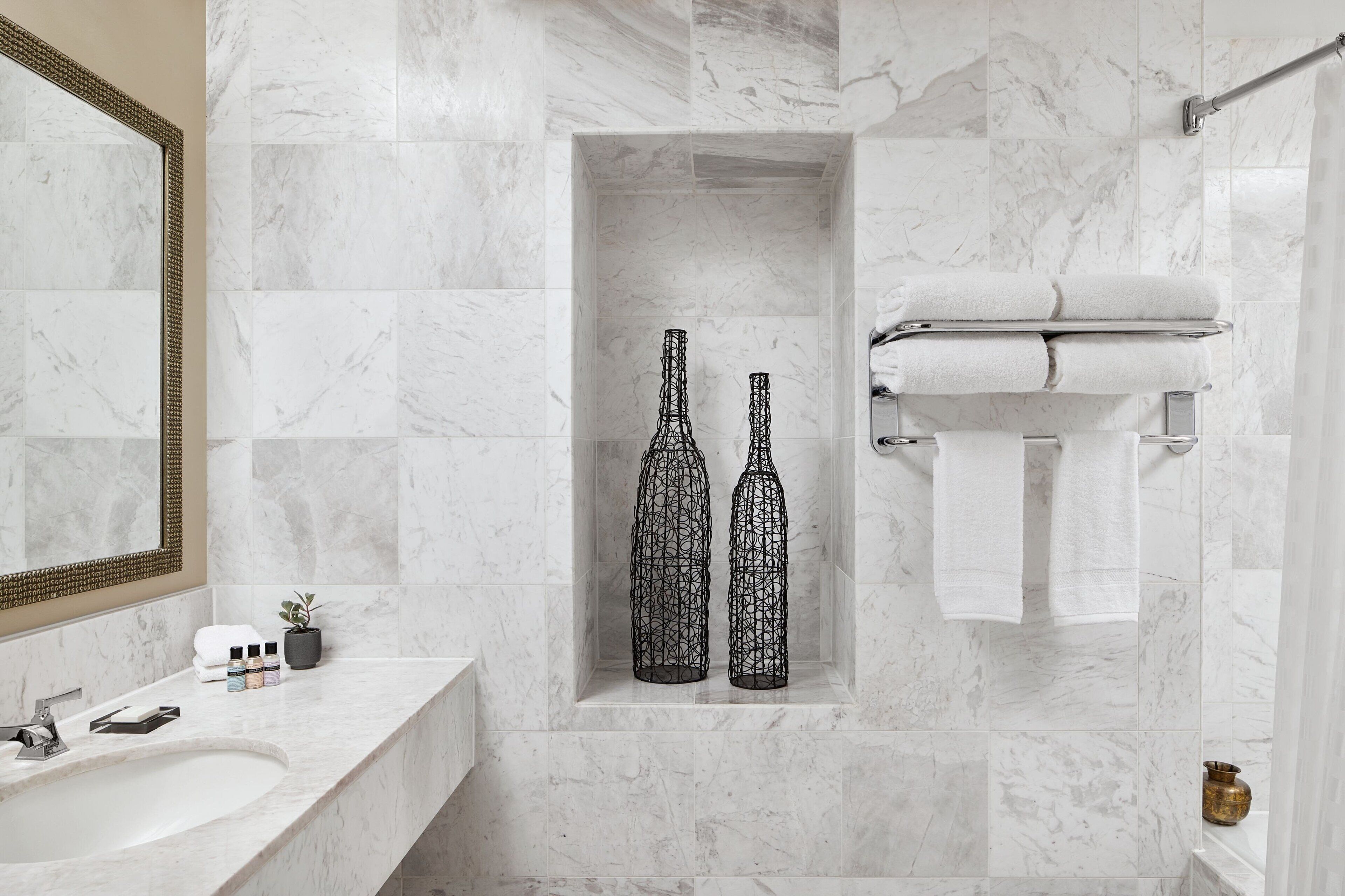 combined shower/bathtub, free toiletries, hair dryer, towels