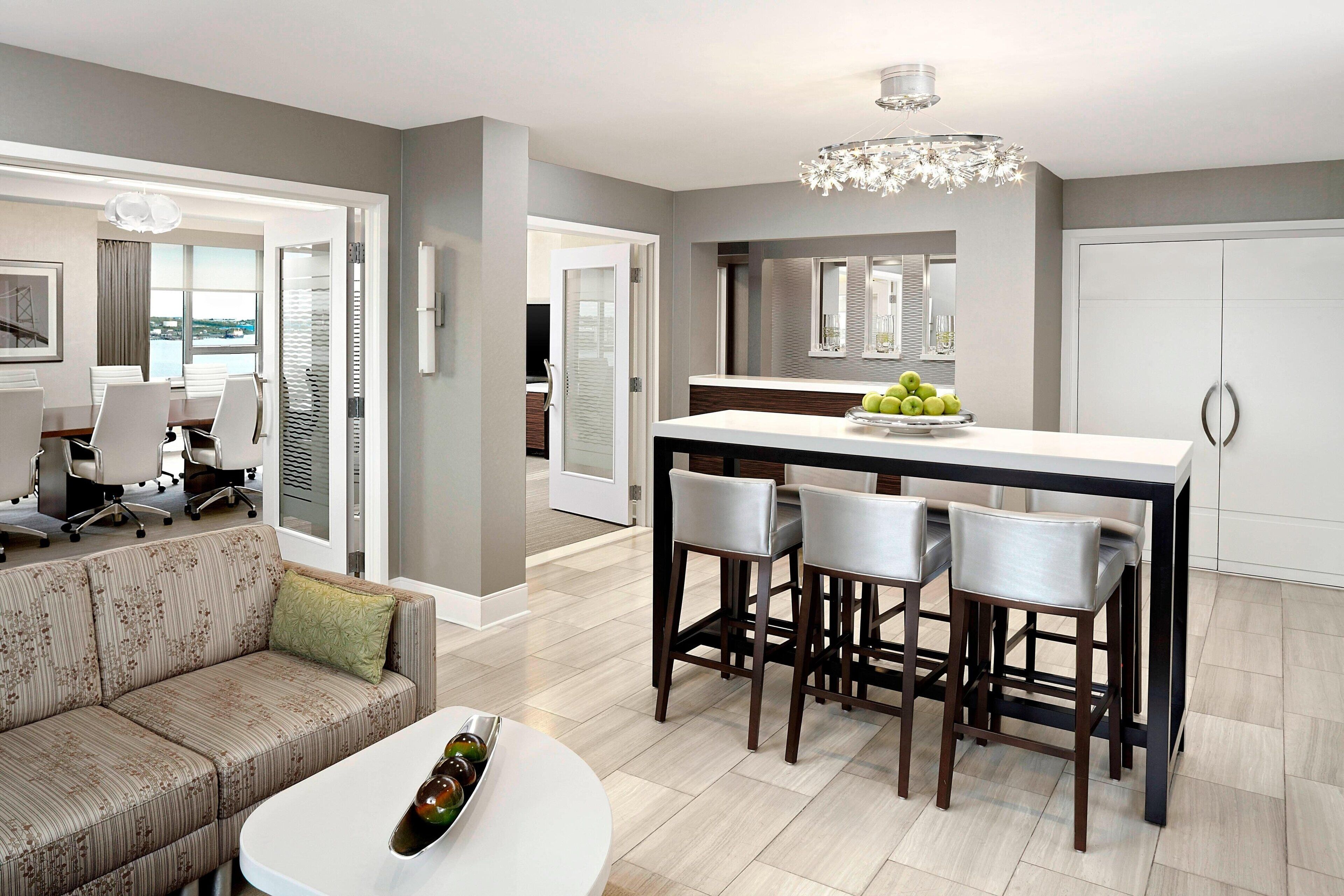 presidential suite, 1 bedroom | living room | lcd tv, pay films