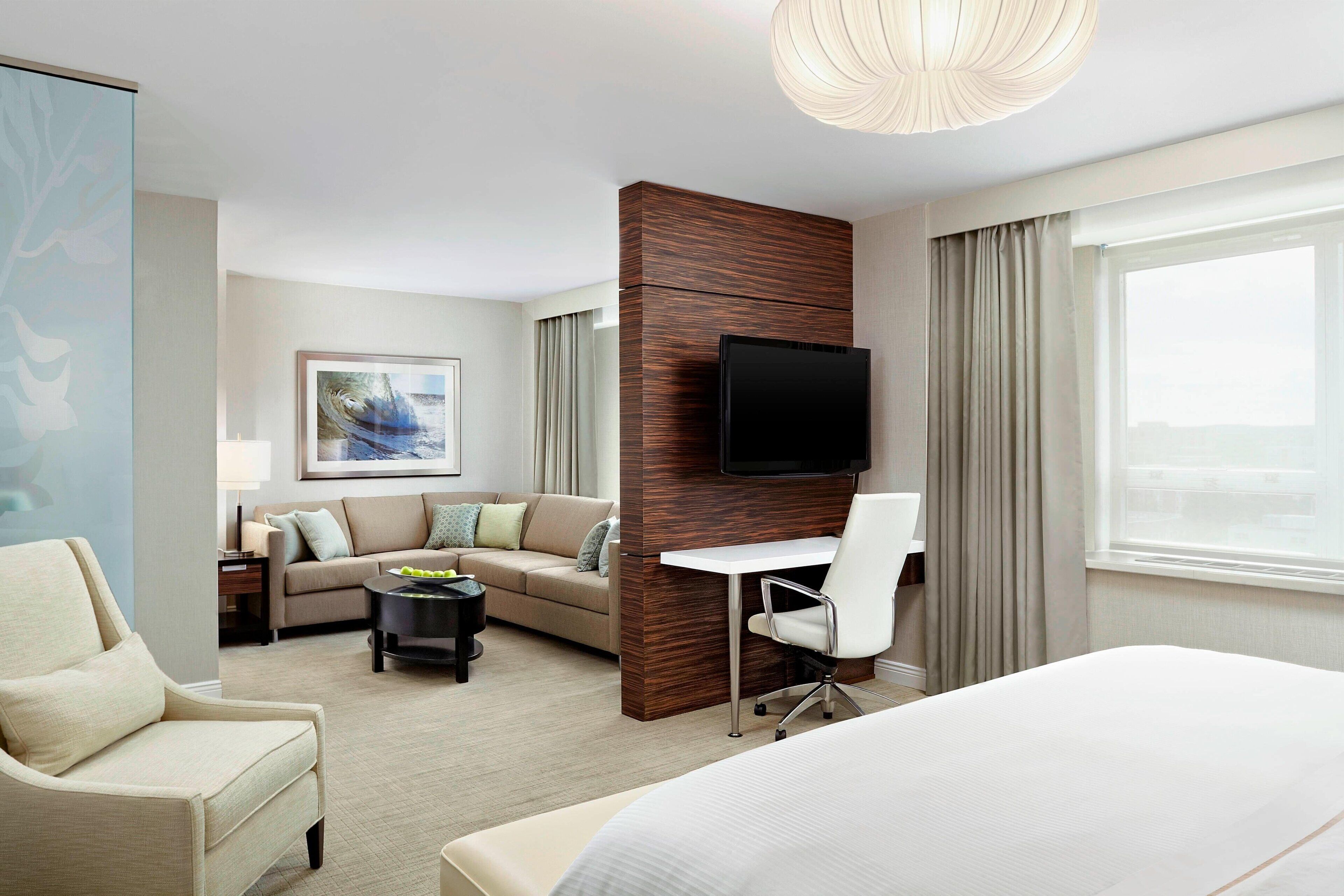 presidential suite, 1 bedroom | 1 bedroom, premium bedding, pillow-top beds, in-room safe