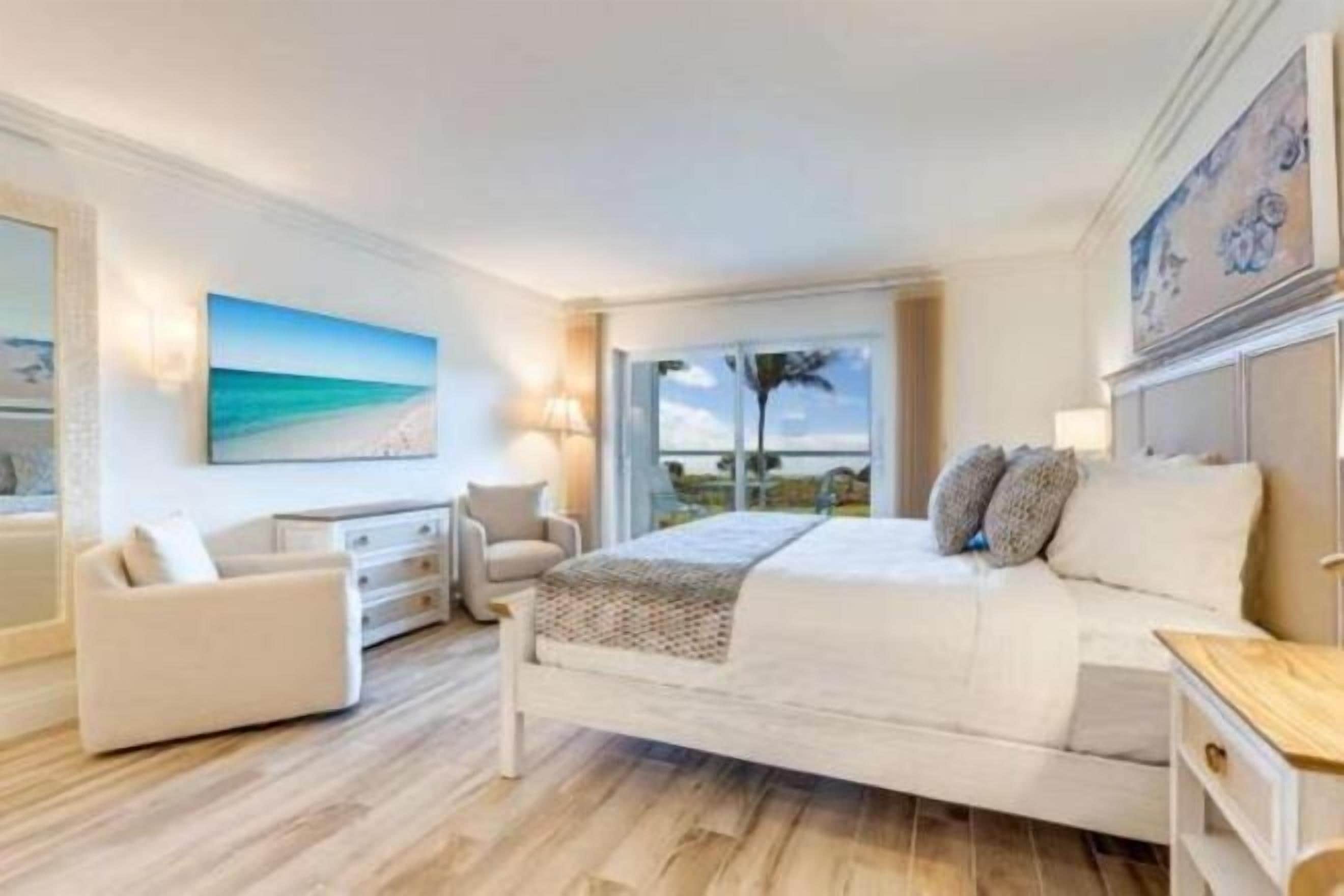 高档床上用品、客房内保险箱、办公桌、熨斗/熨衣板