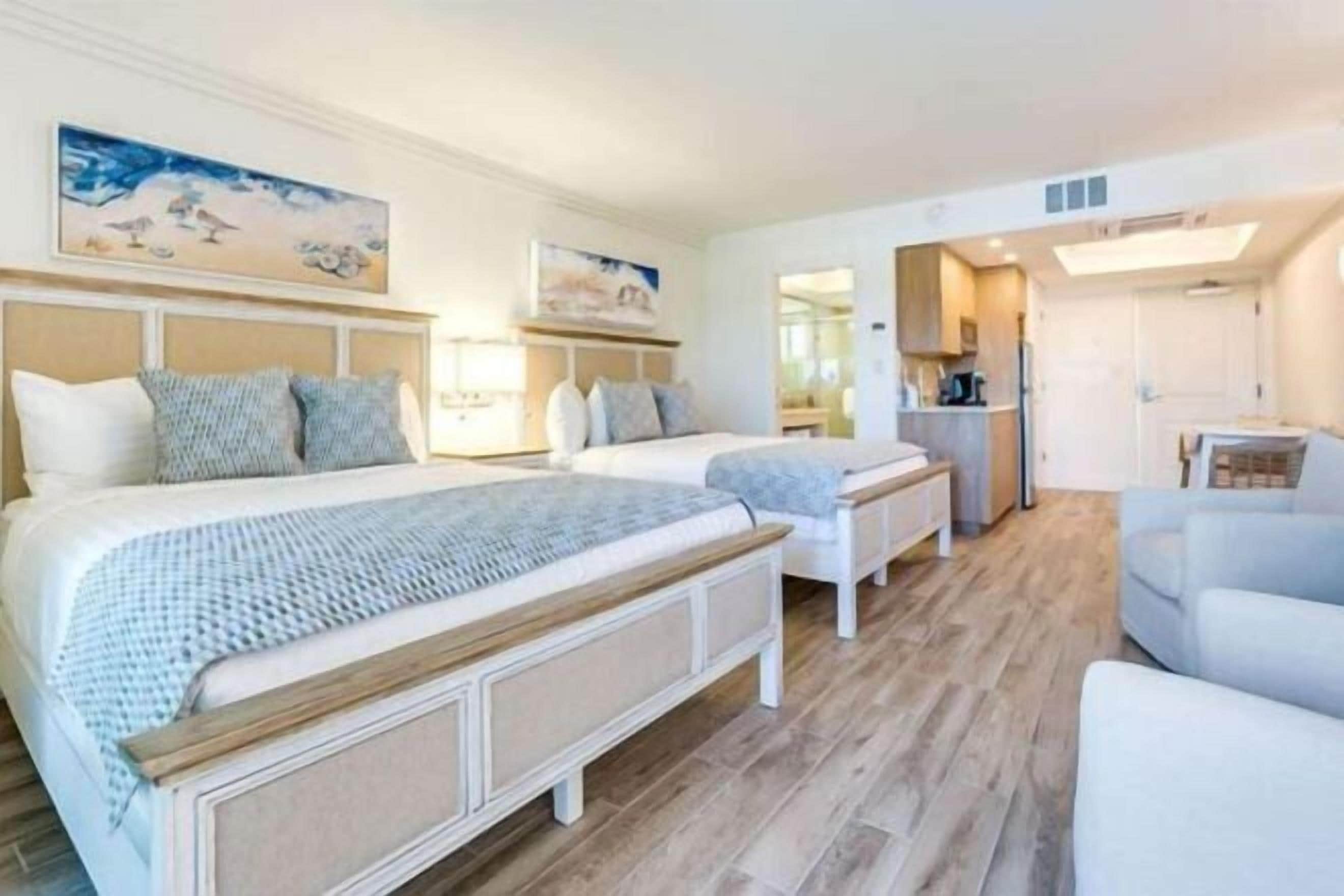 高档床上用品、客房内保险箱、办公桌、熨斗/熨衣板