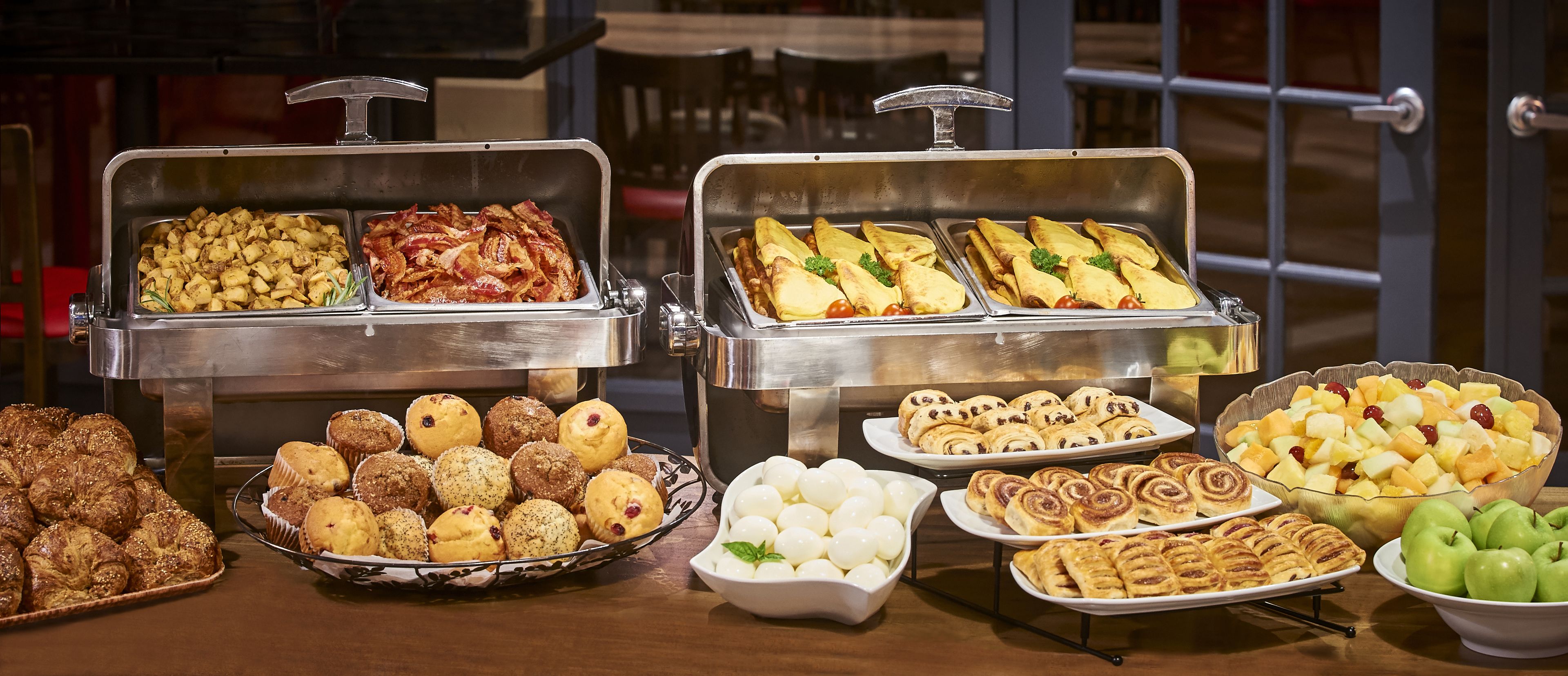 desk, iron/ironing board, free cots/infant beds, rollaway beds