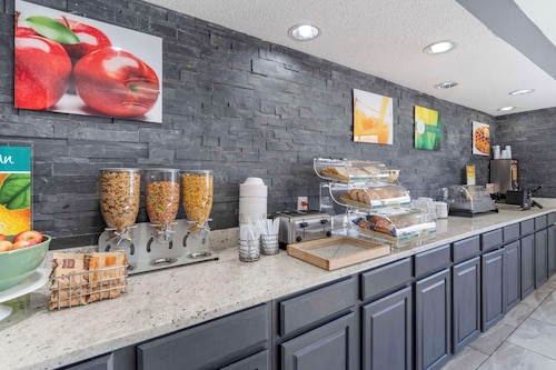 Quality Inn & Suites Bloomington University Area