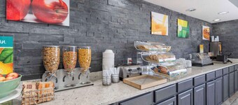 Quality Inn & Suites Bloomington University Area