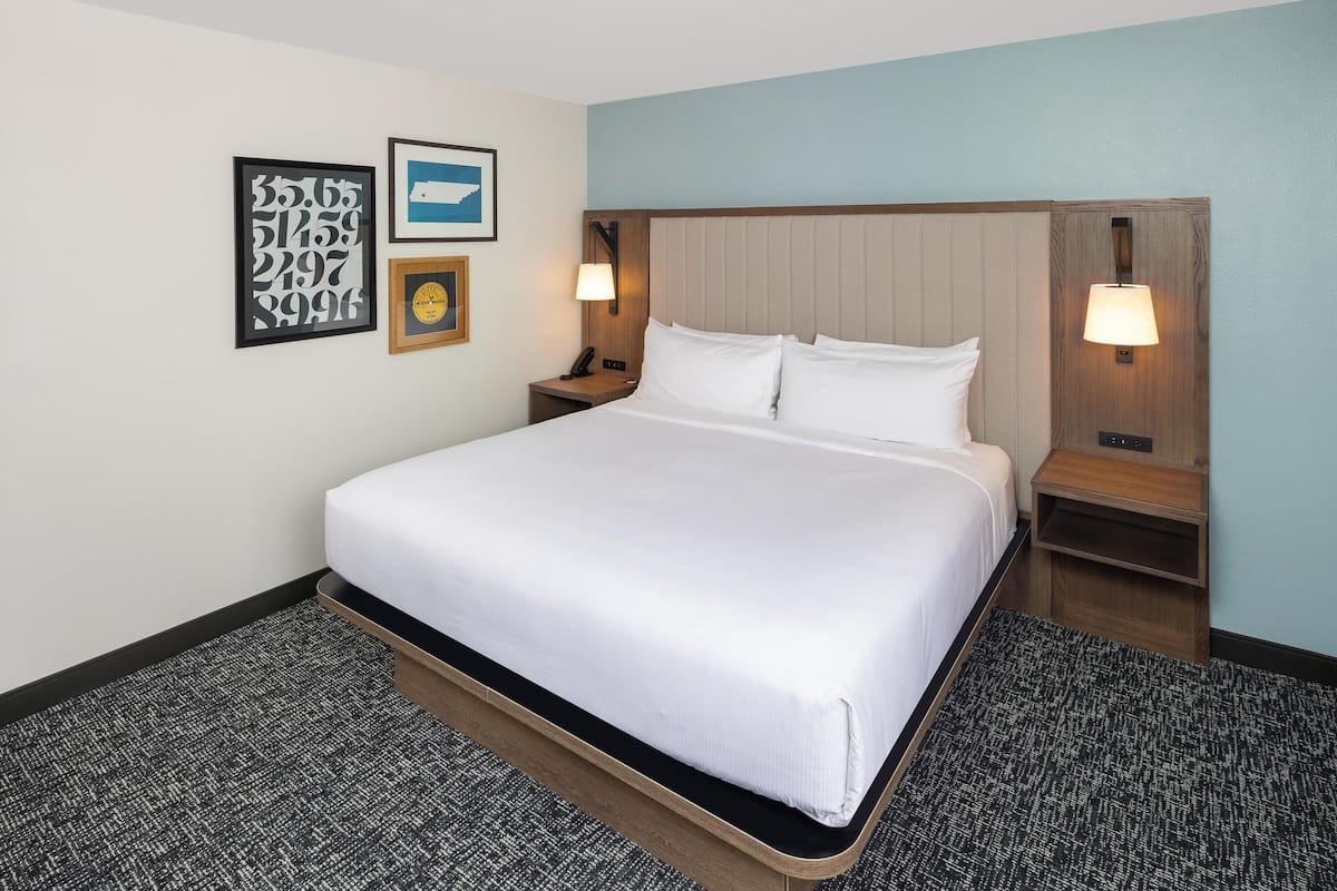 Habitación, 1 cama King size, con acceso para personas discapacitadas, tina | Ropa de cama de alta calidad y camas con pillow-top