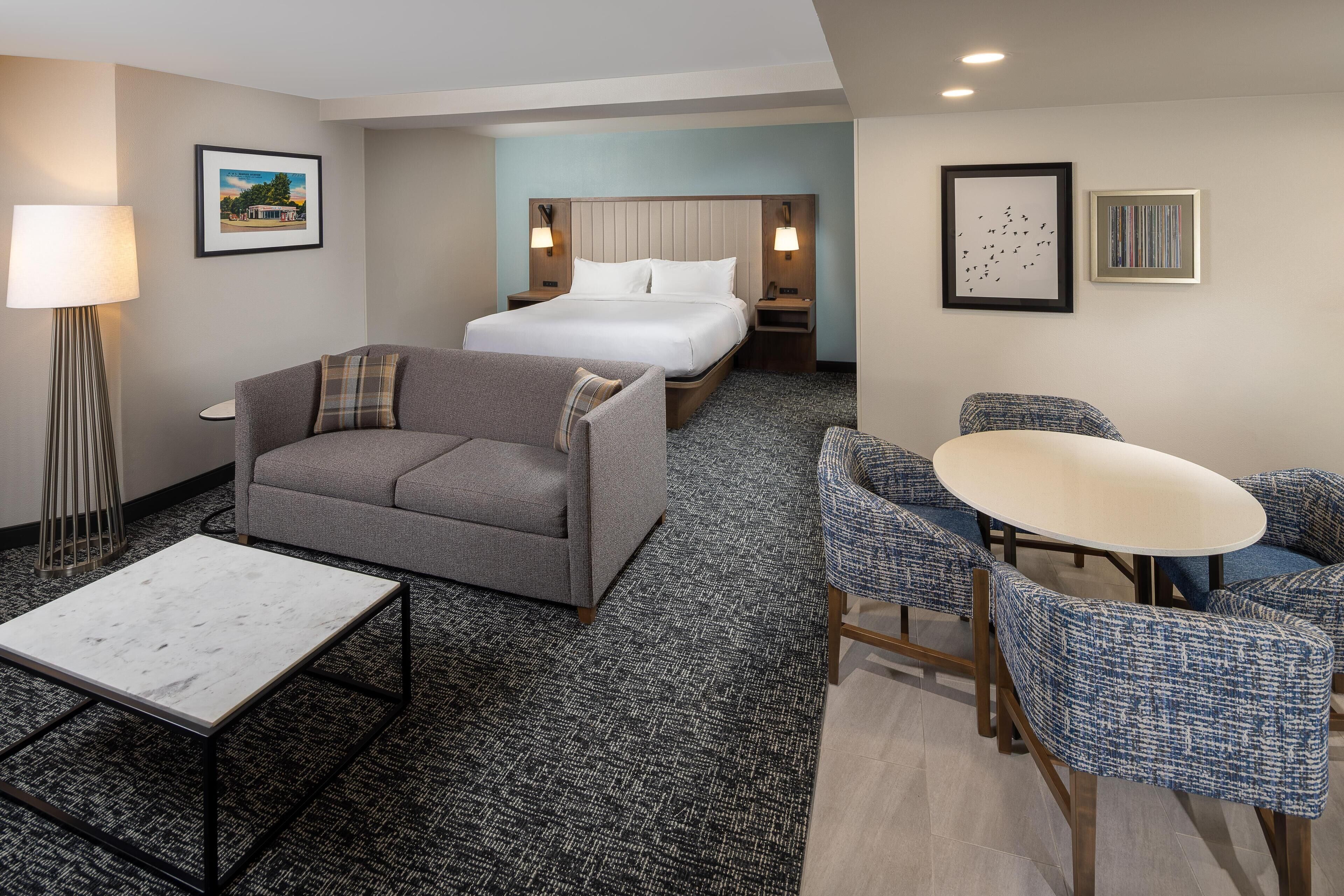 Junior-Suite, 1 King-Bett, Nichtraucher | Hochwertige Bettwaren, Pillowtop-Betten, Zimmersafe, Schreibtisch