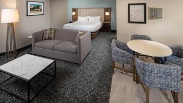 Junior-Suite, 1 King-Bett, Nichtraucher | Hochwertige Bettwaren, Pillowtop-Betten, Zimmersafe, Schreibtisch