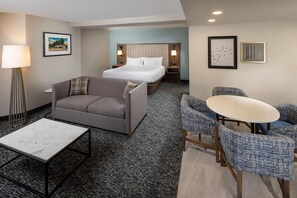 Suite júnior, 1 llit de matrimoni gran, no fumadors | Roba de llit d'alta qualitat i matalassos amb encoixinament addicional 