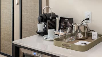 Cà phê và/hoặc dụng cụ pha