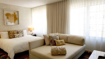 1 bedroom, Egyptian cotton sheets, premium bedding, down duvets