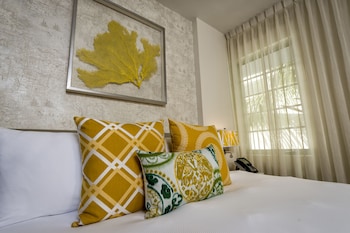 Superior Suite, 1 King Bed with Sofa bed | Egyptian cotton sheets, premium bedding, down comforters, minibar at The Marlin Hotel