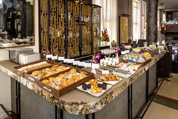 Breakfast area at The Marlin Hotel