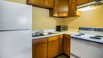 Fridge, microwave, coffee/tea maker