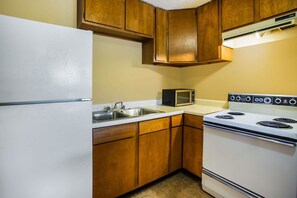 Fridge, microwave, coffee/tea maker