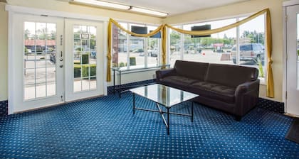 Travelodge by Wyndham Tacoma Near McChord AFB